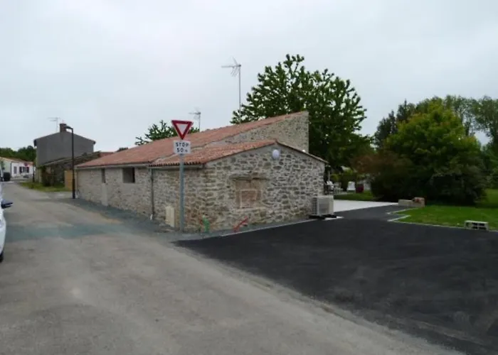 Chez Marcel Pmr La Marne