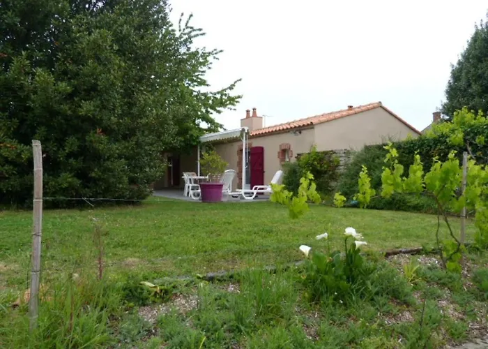 Chez Marcel Pmr Holiday home La Marne